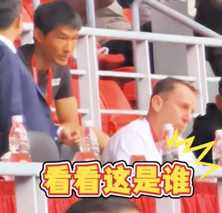 久爾杰維奇現(xiàn)身鹽城，現(xiàn)場觀看中國U22國足vs韓國