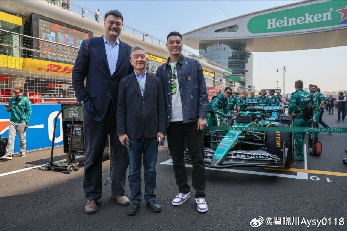 聯(lián)動(dòng)F1！翟曉川曬與姚明、阿隆索、范志毅、周冠宇等的合照