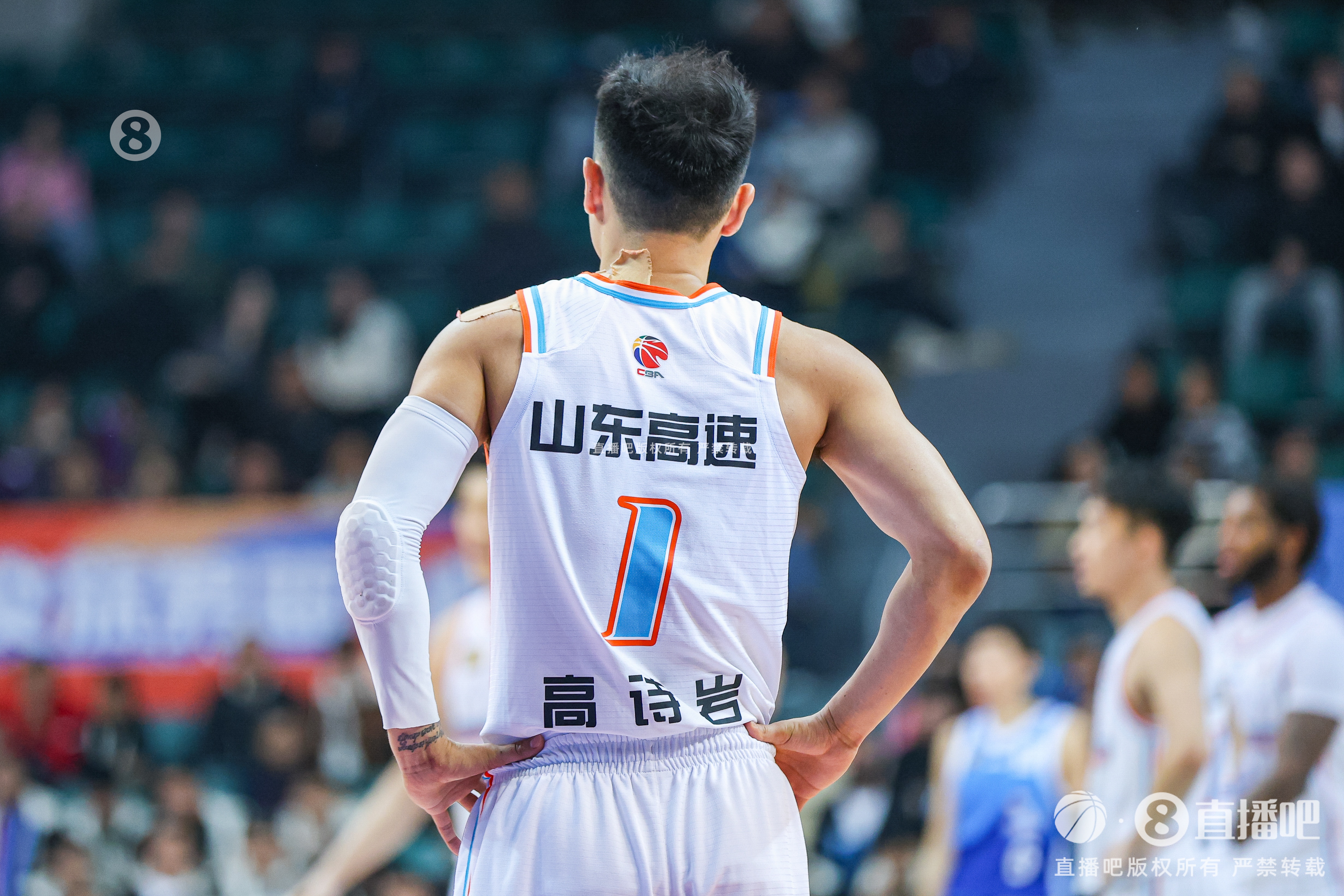 慢熱！首節(jié)山東落后四川1分 全隊首發(fā)5人單節(jié)合計僅拿到3分