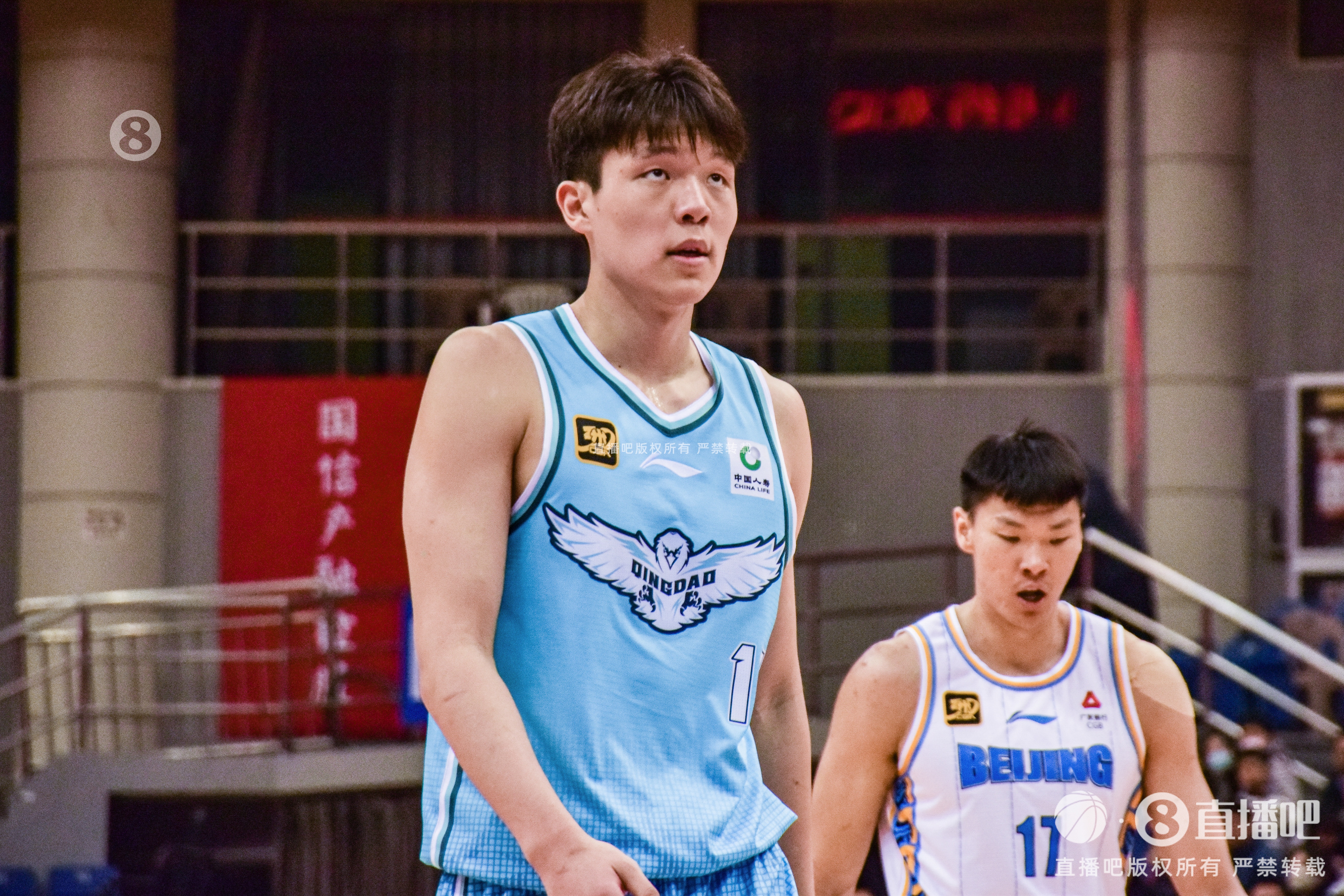 內線攻防俱佳！楊瀚森半場10分鐘4中3砍9分11板&另有3斷2帽